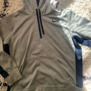 Nike therms-fit hoodie